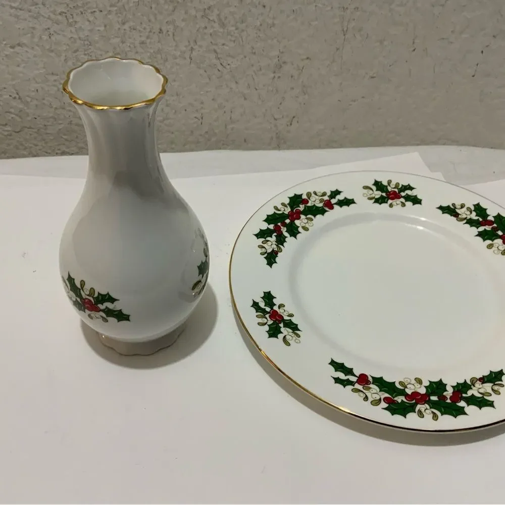TUDOR ROSE CHINA FESTIVE GARLANDS BUD VASE & SALAD PLATE 8 1/8 ENGLAND G12